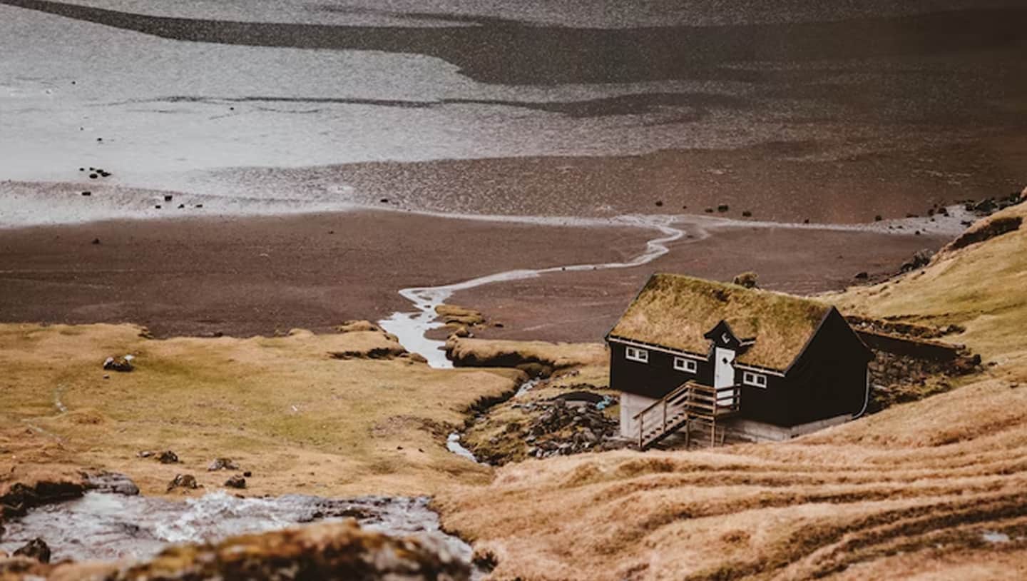 Nordic house next to the sea